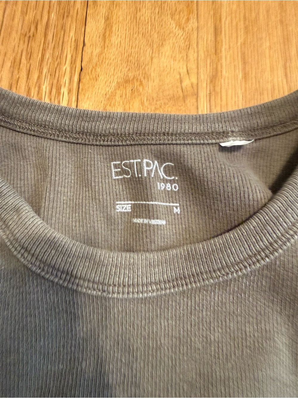 tan basic tank - Picture 2 of 2